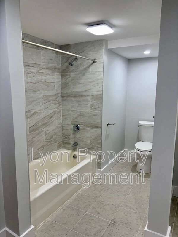 Building Photo - 262 Illinois St