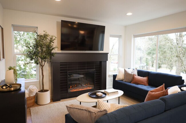 Primary Photo - 3922 I St