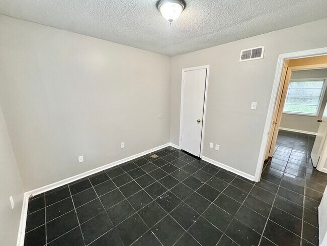 Building Photo - 3353 Elk Point Dr