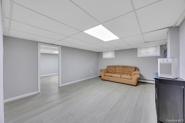 Building Photo - 59 Andover Ln