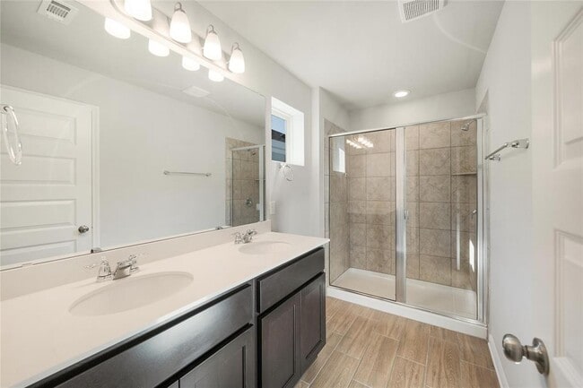 Building Photo - 2045 Arendale Dr