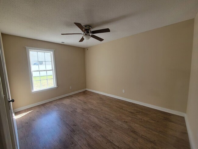 Building Photo - 211 Marsh Hen Ct