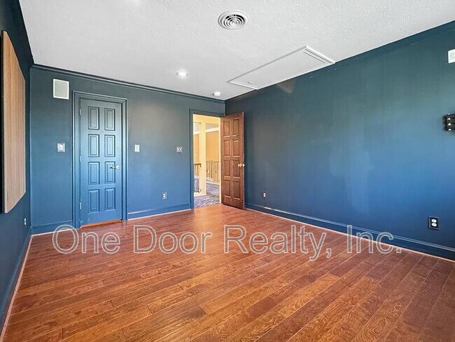 Building Photo - 109 Elizabeth Meriwether