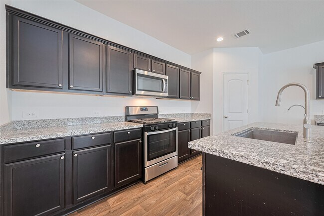 Building Photo - 12518 Pelican Bay Dr