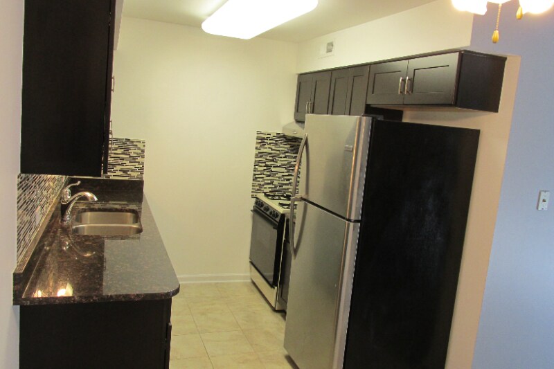 Building Photo - 14785 Lake View Dr