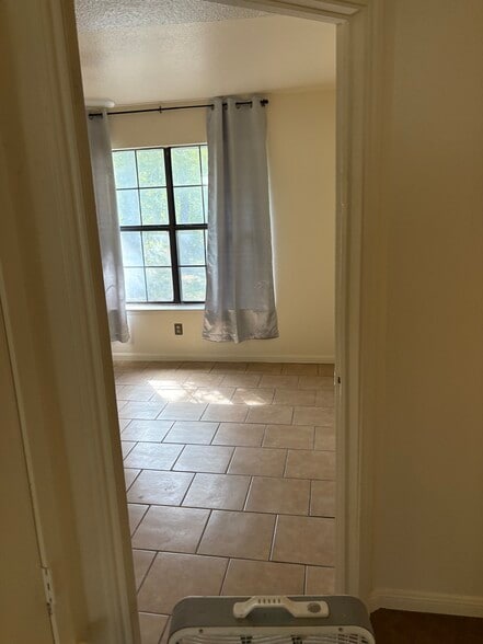 Building Photo - 489 Northwood Cir
