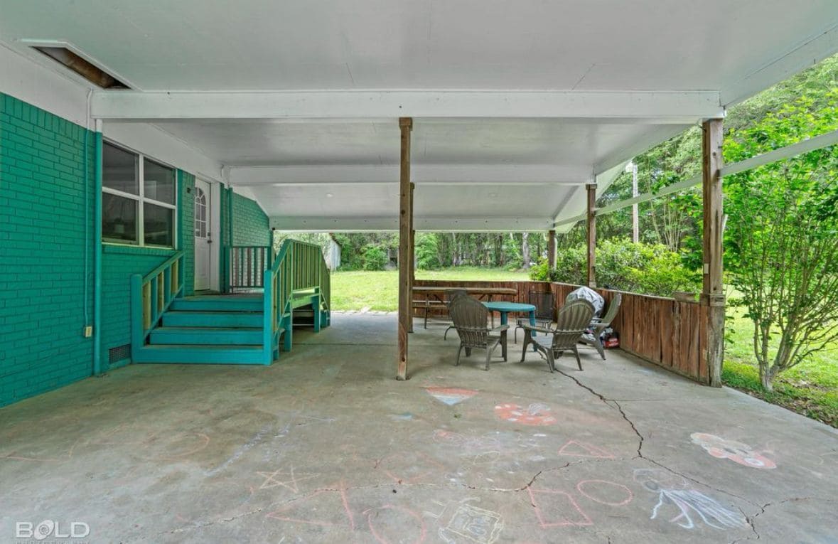 Building Photo - 1231 Pine Island Rd