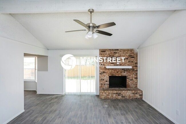 Building Photo - 6409 Stardust Dr S