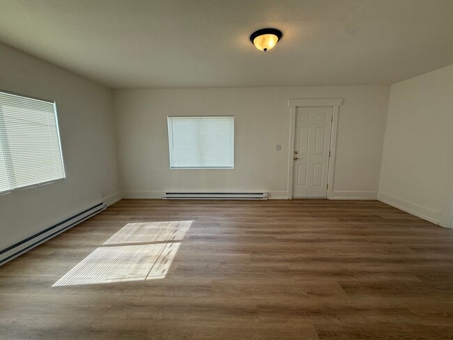 Building Photo - Now renting 2 bedroom House