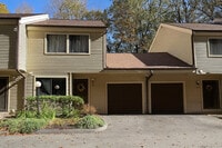 Building Photo - 21 Idlewood