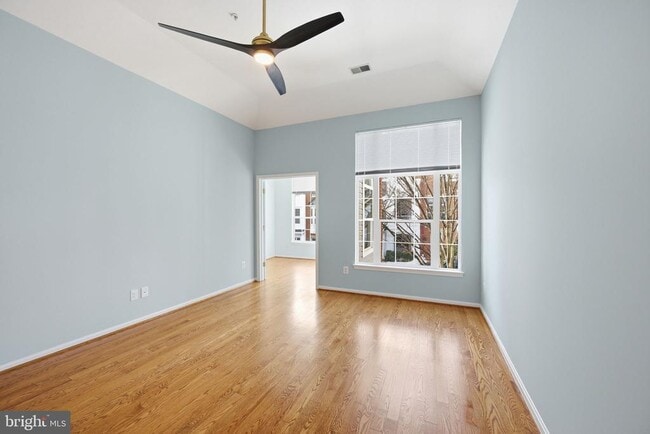 Building Photo - 10793 Symphony Way