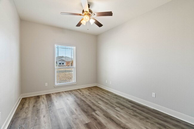 Building Photo - 4 Bedroom 3 Bath on the Island