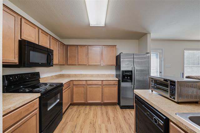 Building Photo - 7408 Lazy Spur Blvd