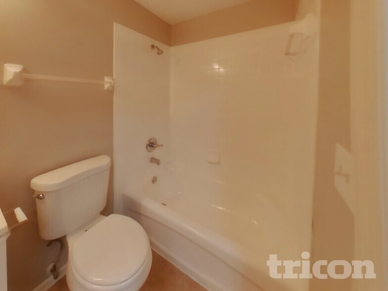 Building Photo - 4522 Reynolds Creek Ave