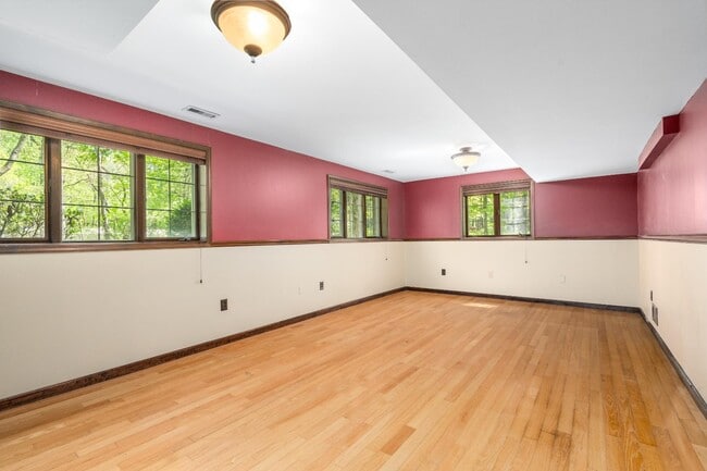 Building Photo - 5518 Woodlyn Rd