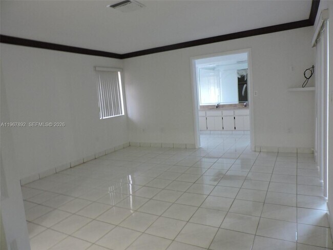 Building Photo - 10753 SW 142nd Ct