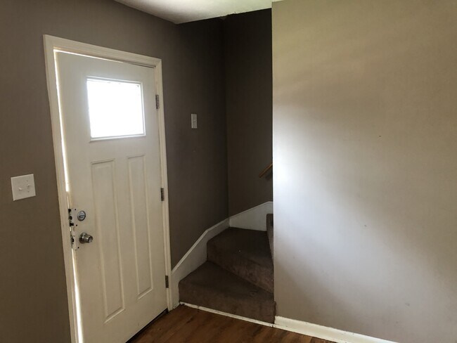 Building Photo - 290 Hedgewood Ct