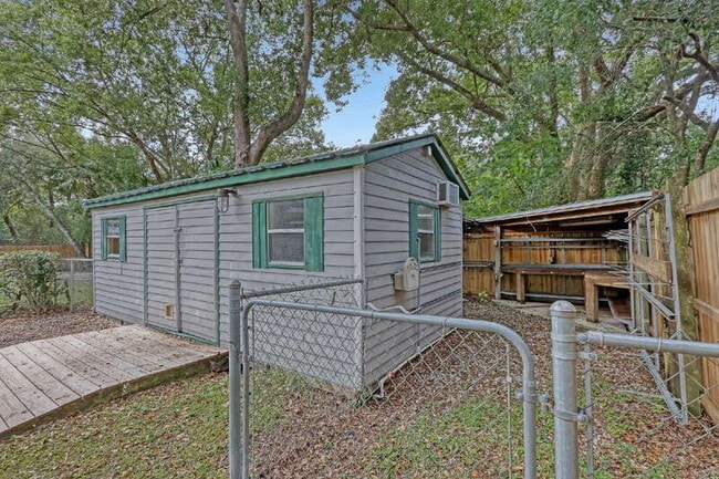 Building Photo - 184 S 5th St