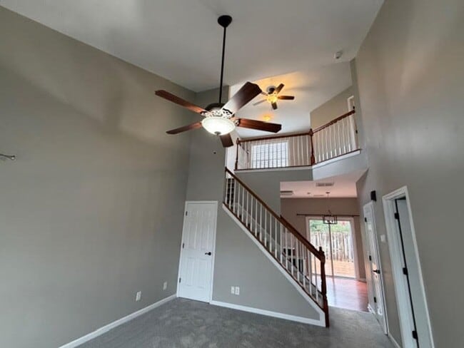 Building Photo - ~~ Beautiful Townhome in Brightwood Farms ~~