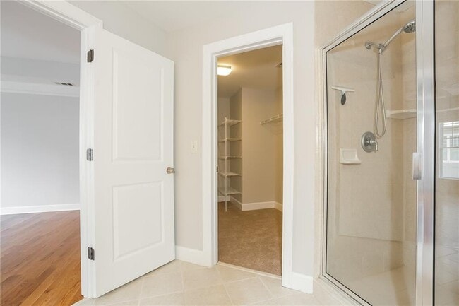Building Photo - 1381 Parkview Ln