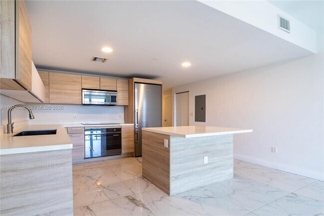 Building Photo - 16385 Biscayne Blvd