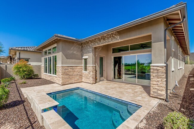 Building Photo - STUNNING HOME IN PEORIA