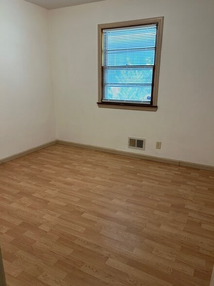 Building Photo - 1505 Brown Ave