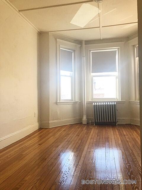 Building Photo - 1175 Boylston St