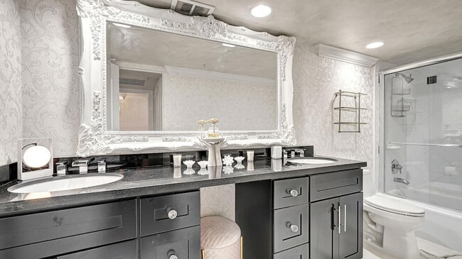 Building Photo - 3000 S Ocean Dr