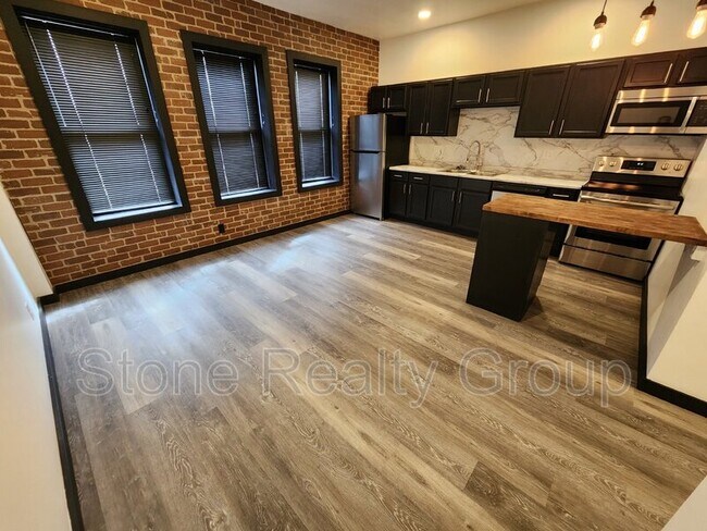 Building Photo - 2170 N 13th St