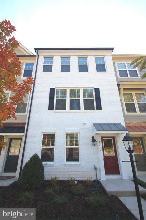 Building Photo - 43975 Eastgate View Drive