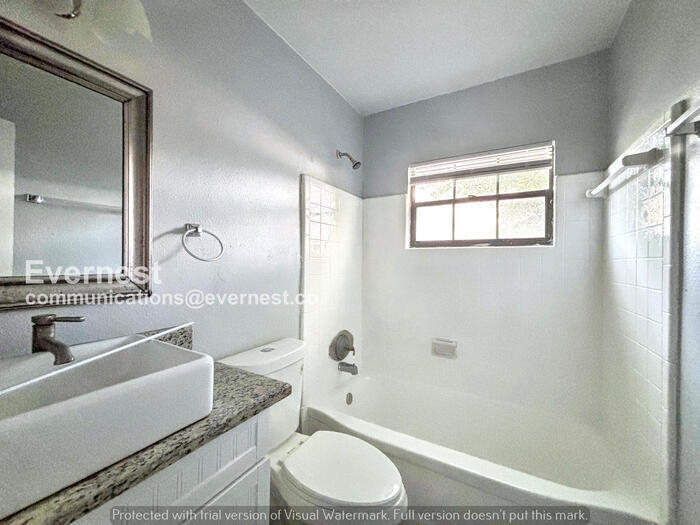 Building Photo - 2112 Wolf Rd