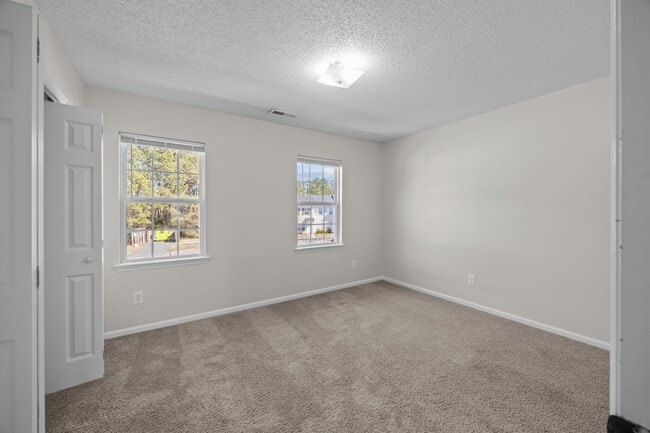 Building Photo - Welcome to Marsh Oaks!