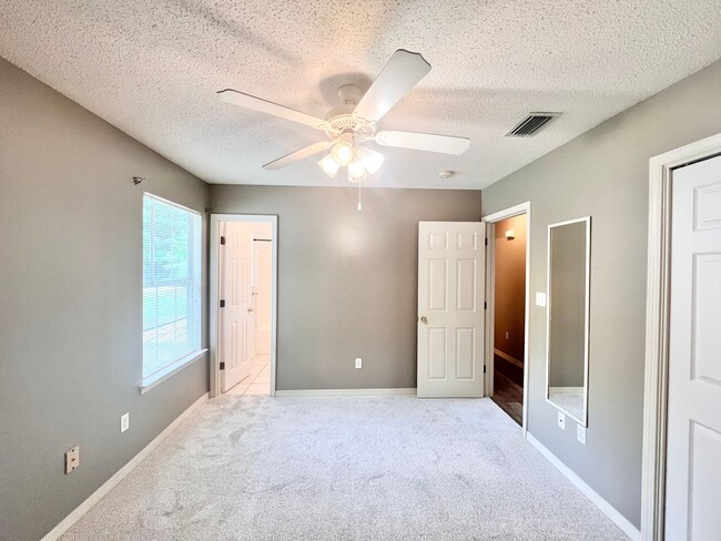 Building Photo - Charming Home - Spacious Lot Near Whiting