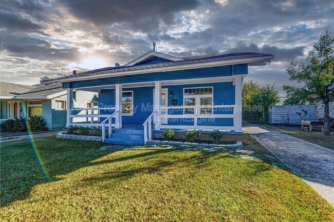 Building Photo - 1118 NW 33rd St