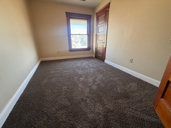 Building Photo - 4438 Pearl Rd