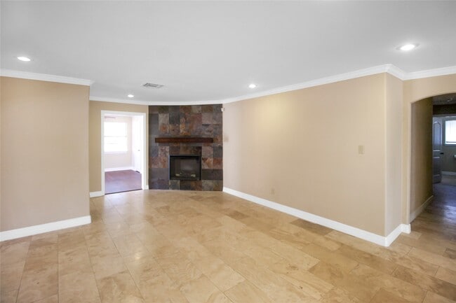 Building Photo - 5738 Willowbend Blvd