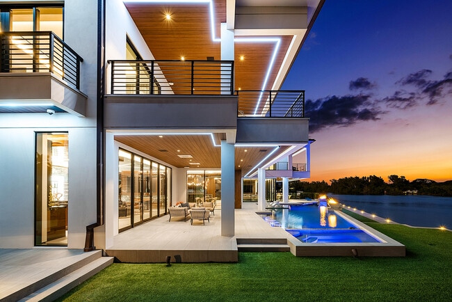 Building Photo - 2934 NE 8th Ave