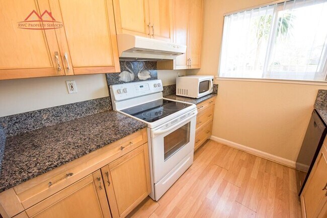 Building Photo - 1355 Sage Hen Way