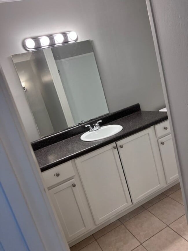 Building Photo - Renovated 4 Bedroom 2 Bath Home for Rent!!