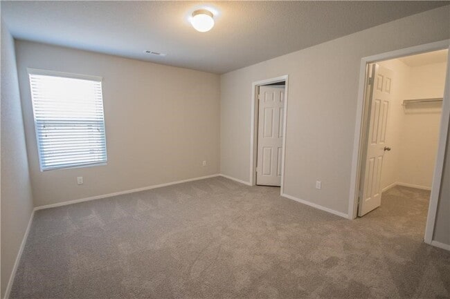 Building Photo - 1541 Scotland Dr