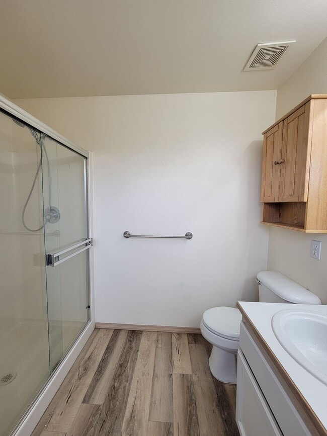 Building Photo - Horn Rapids Home with Bonus Room, Deck, an...