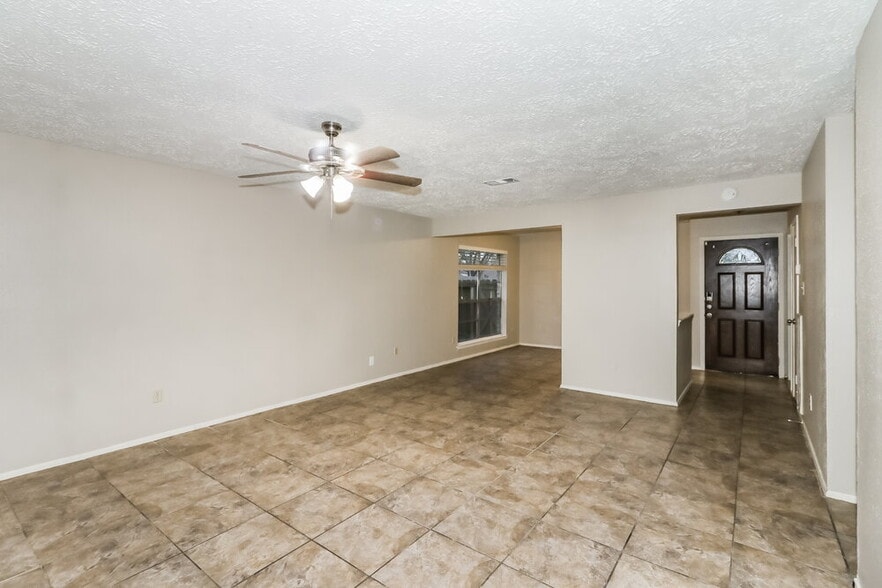 Building Photo - 14214 Bateau Dr