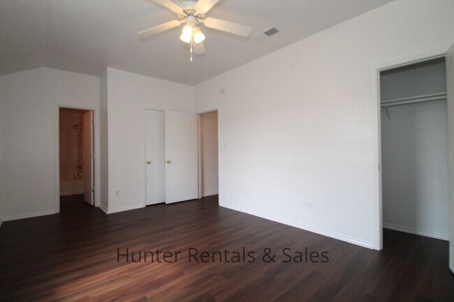 Building Photo - Holy Toledo!