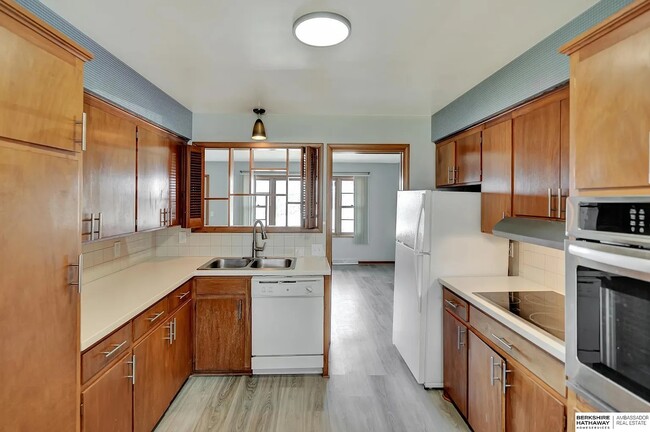 Building Photo - 4620 Van Dorn St