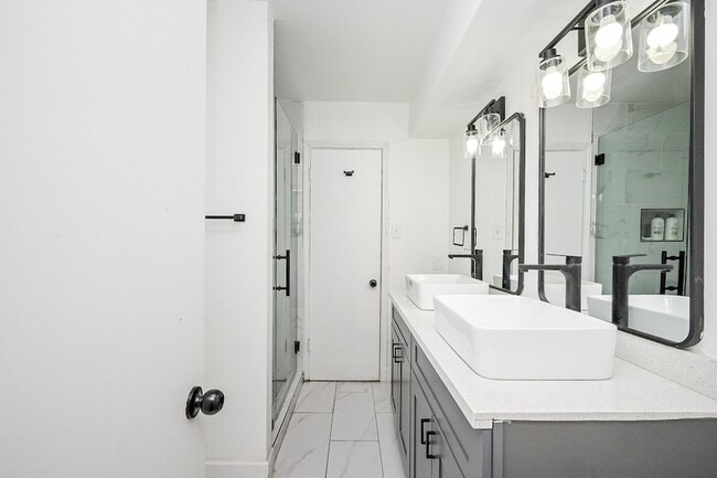 Building Photo - 5506 Pebble Springs Dr