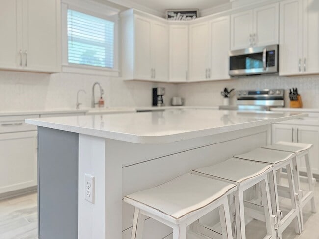 Building Photo - 373 Rhonda del Sol Cir