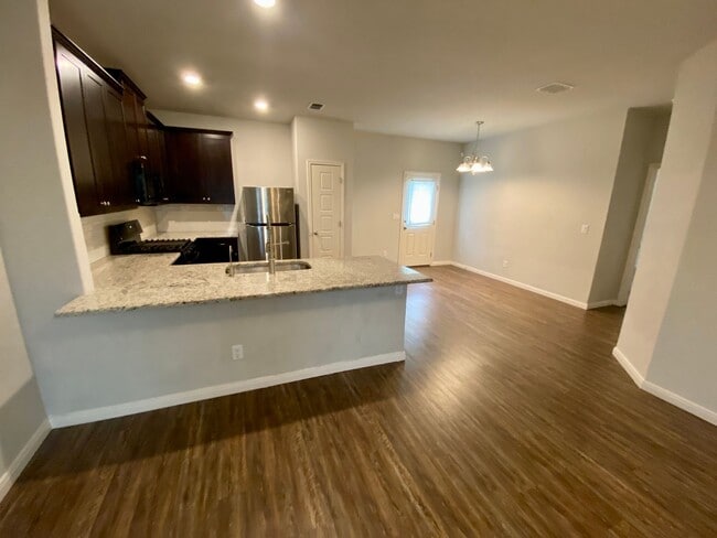 Building Photo - Great space w/ upstairs loft area as well!...