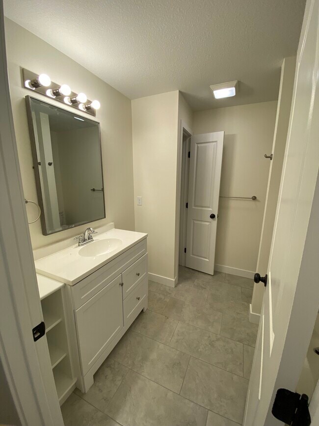 Lower Bathroom - 1453 Eagle Ave