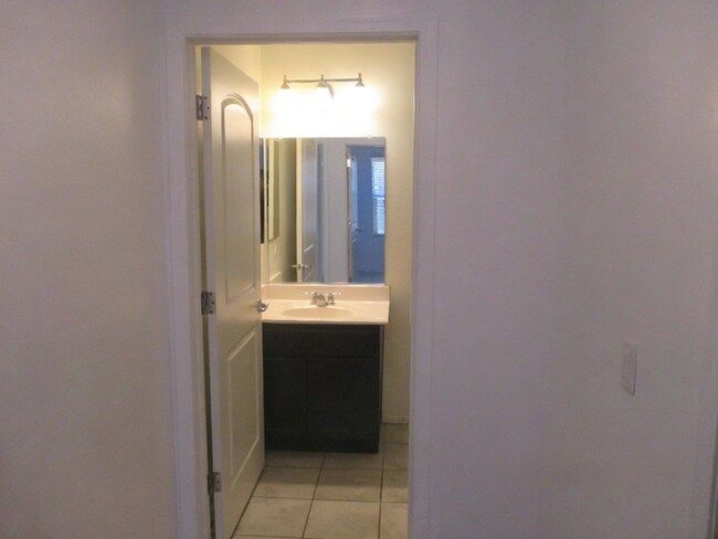 Building Photo - Beautiful 3 Bedroom-2 Bath House, Sahuarita Arizona